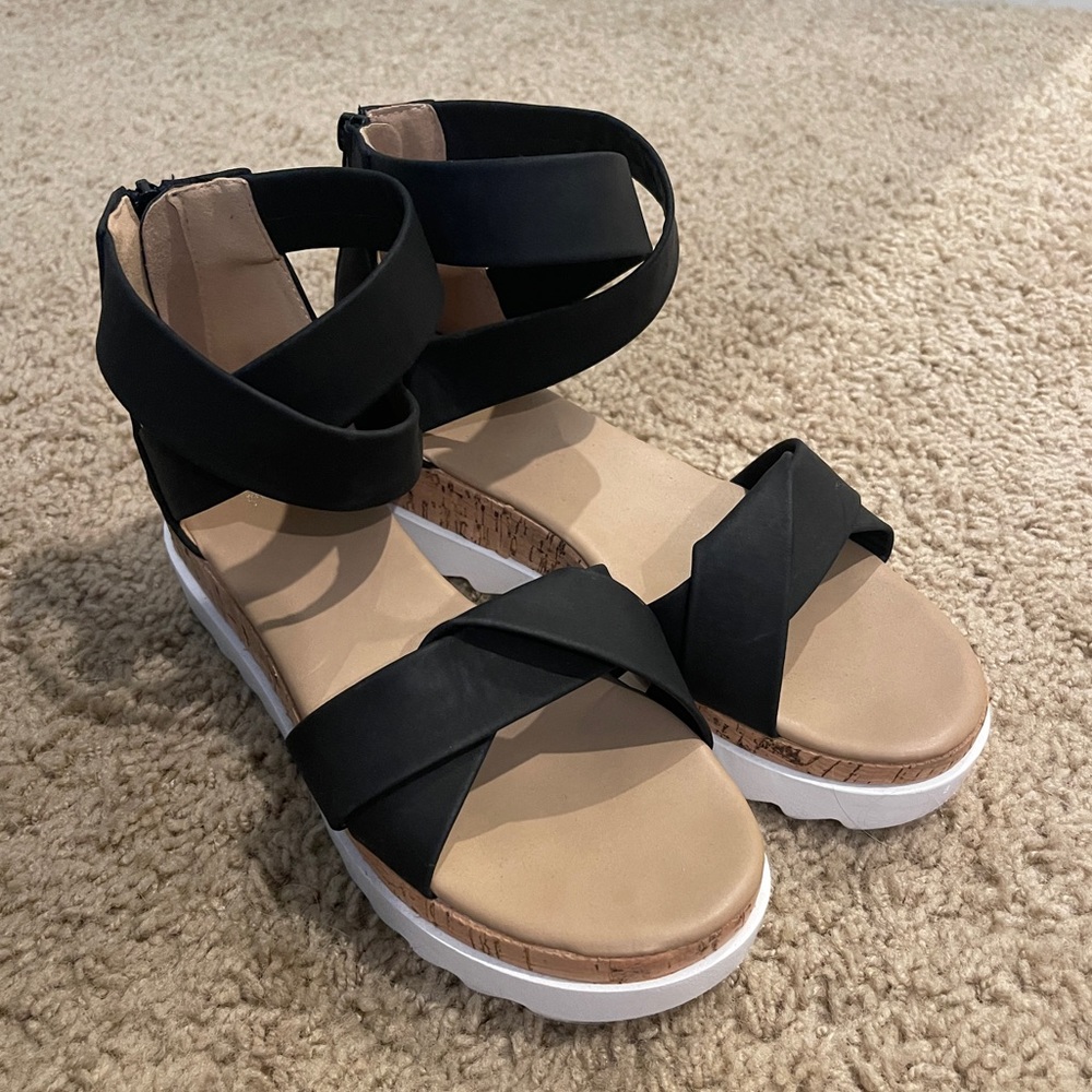 Yoki Platform Sandals